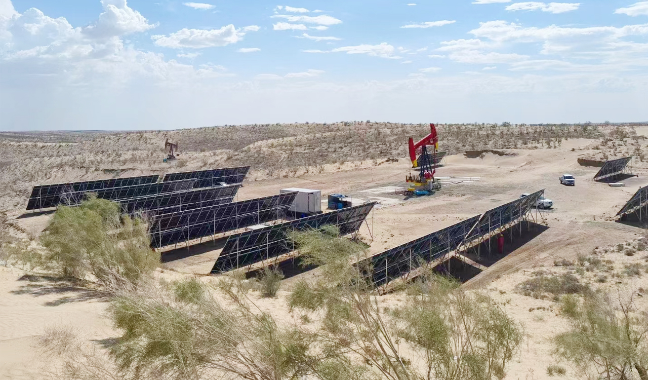 Oman 250KW 500KWH BESS 200Kwp Photovoltaic Panels For Oil Extraction